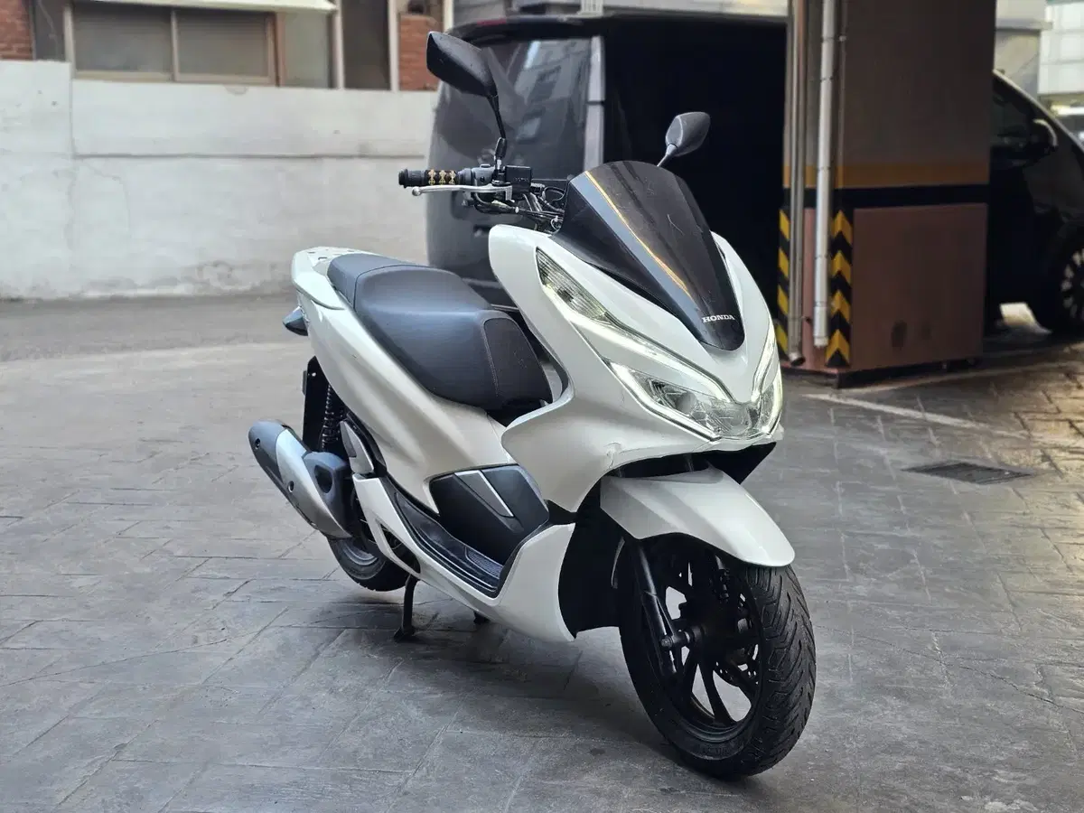 PCX125 19년식 판매 합니다.